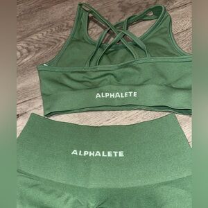 Alphalete Short set in green.Size small.never worn